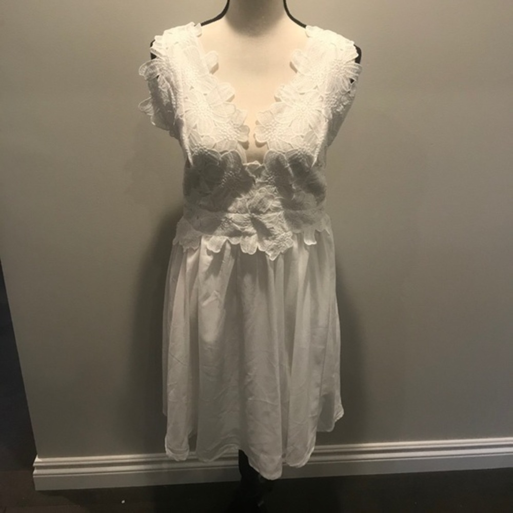 NWT Charlotte Russe White Lace Dress Size M